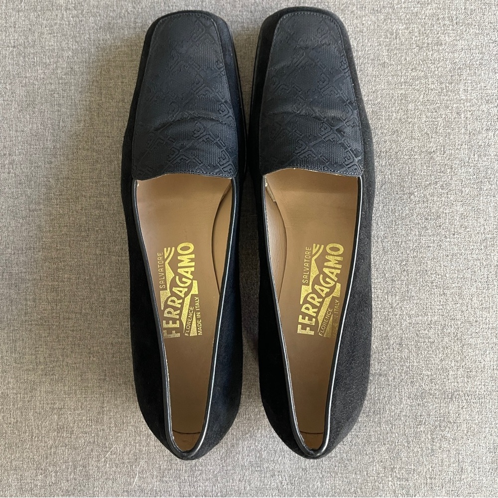Salvatore Ferragamo vintage womens black logo suede loafers size 8 preppy luxury